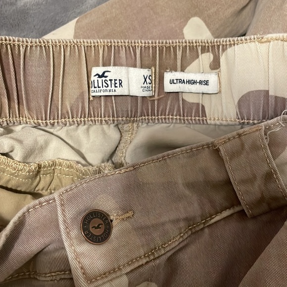 Hollister camo print joggers ultra high rise size x-small zipper accents pockets - Picture 6 of 6